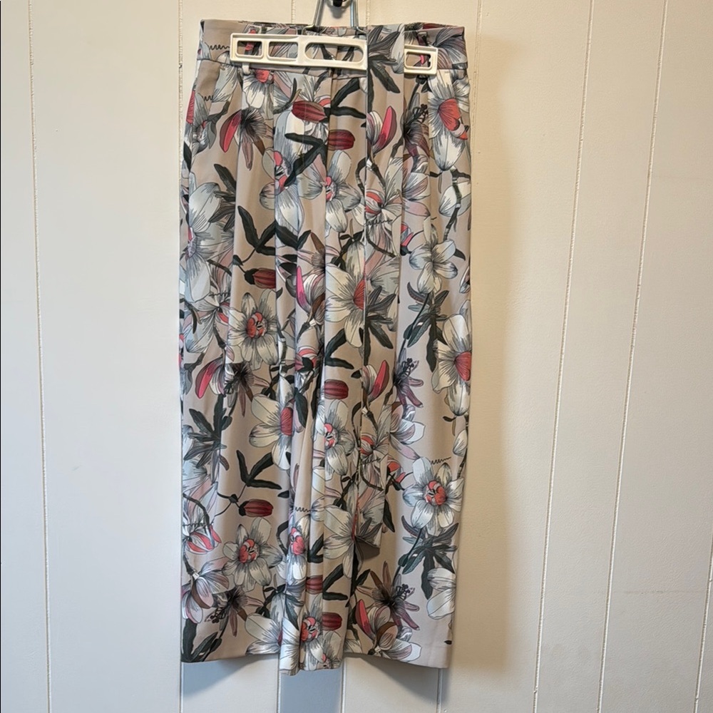 RW&Co cropped pants